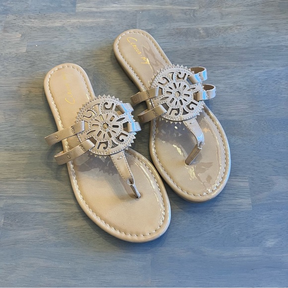 NEW CIRCUS BY SAM EDELMAN Canyon Medallion Flat Sandals size 10 - Picture 2 of 6